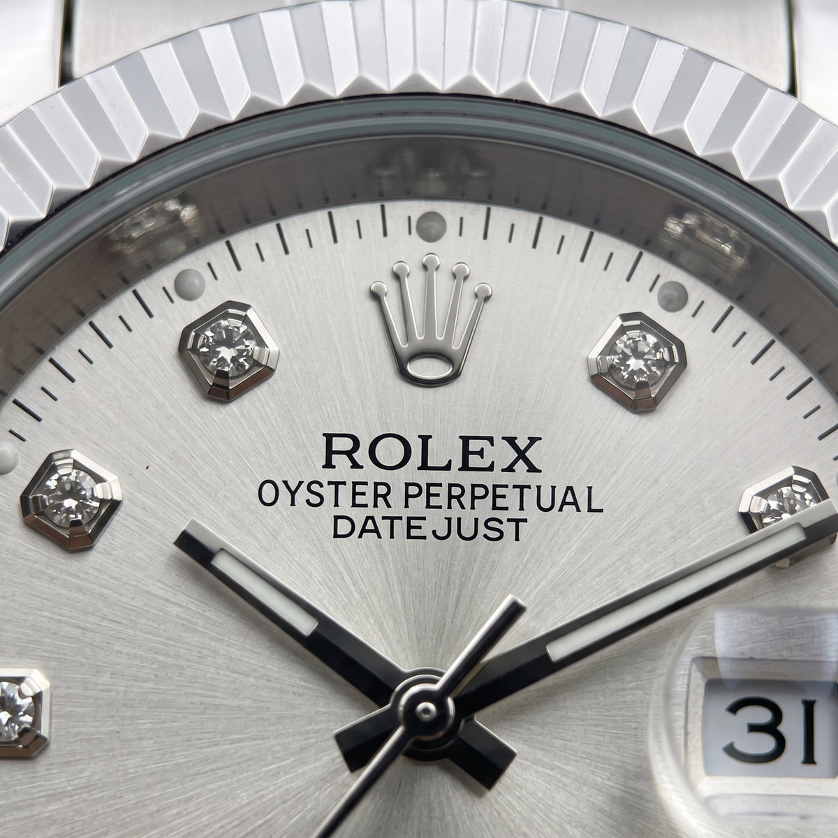 Premium Men's Silver Datejust Watch – Fluted Bezel, Jubilee Bracelet & Diamond Markers