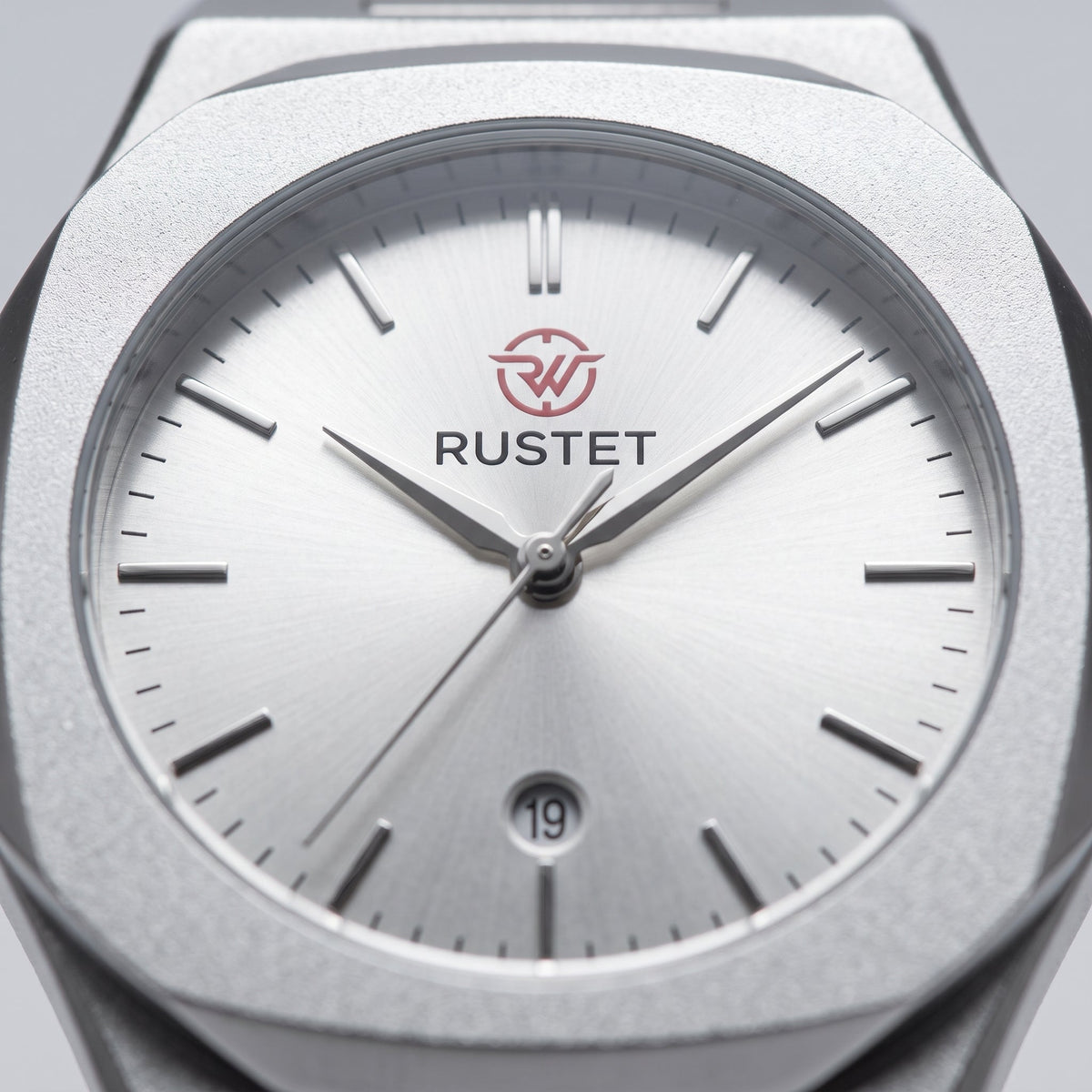 RUSTET Men's Ultra-Thin Sunburst Watch – Heavy Steel, Date Window & Waterproof