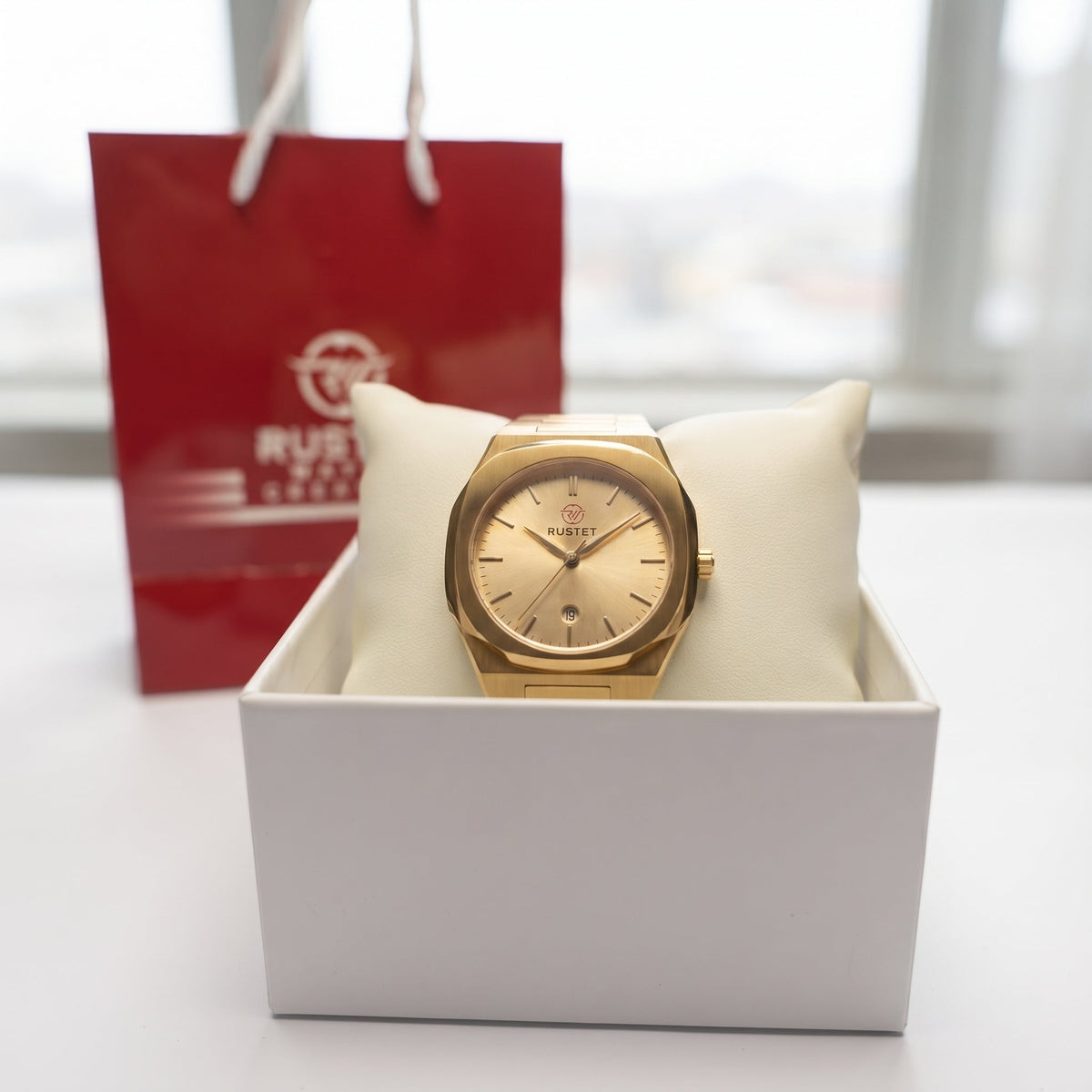 RUSTET Men's Ultra-Thin Sunburst Watch – Full Gold, Heavy Steel, Waterproof & Date
